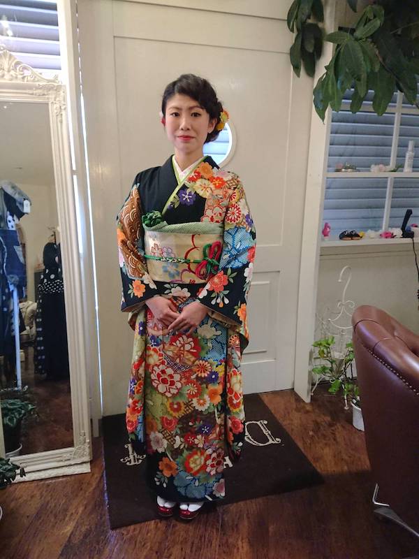 成人式　和服の女性